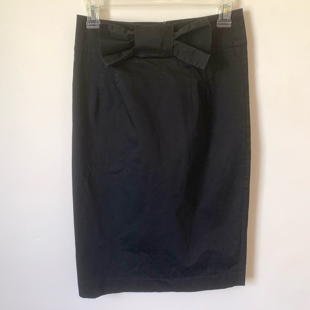 Bow Pencil. Skirt